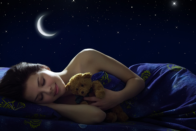 眠りについている女性