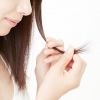 切れ毛がひどい…原因と対策、予防に効果的なヘアケアアイテムをご紹介